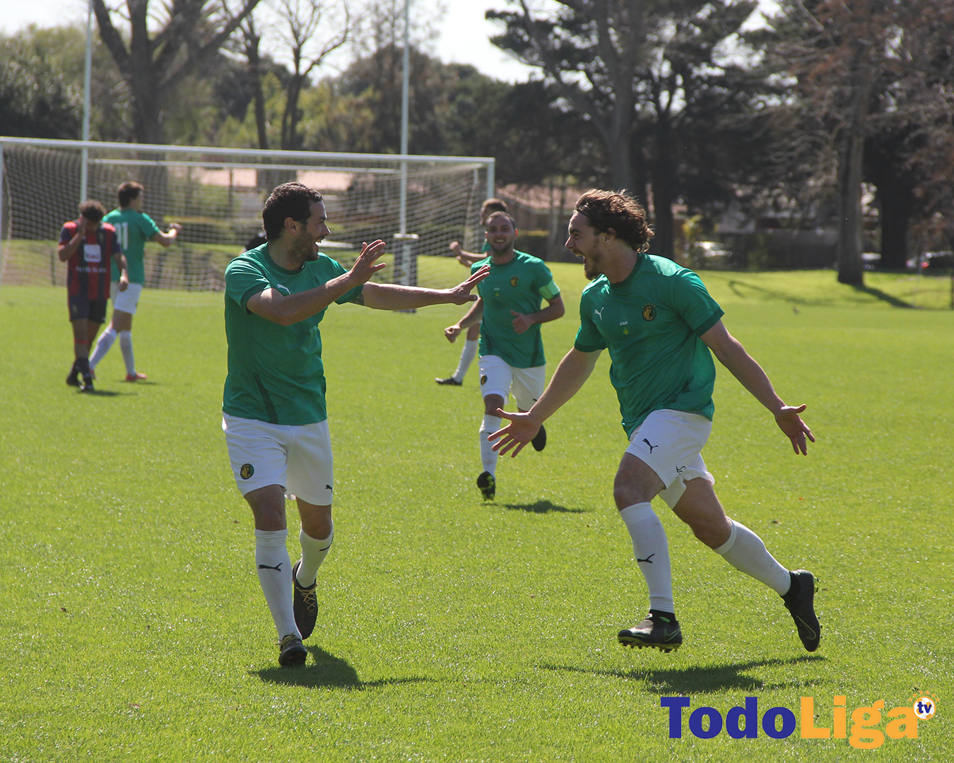 Triunfo para aspirar al título